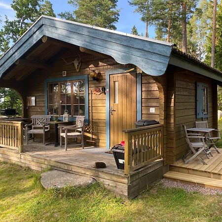 Timrad Stuga I Kanten Av Skogen Med Spa Moejlighet Mullsjo Exterior photo