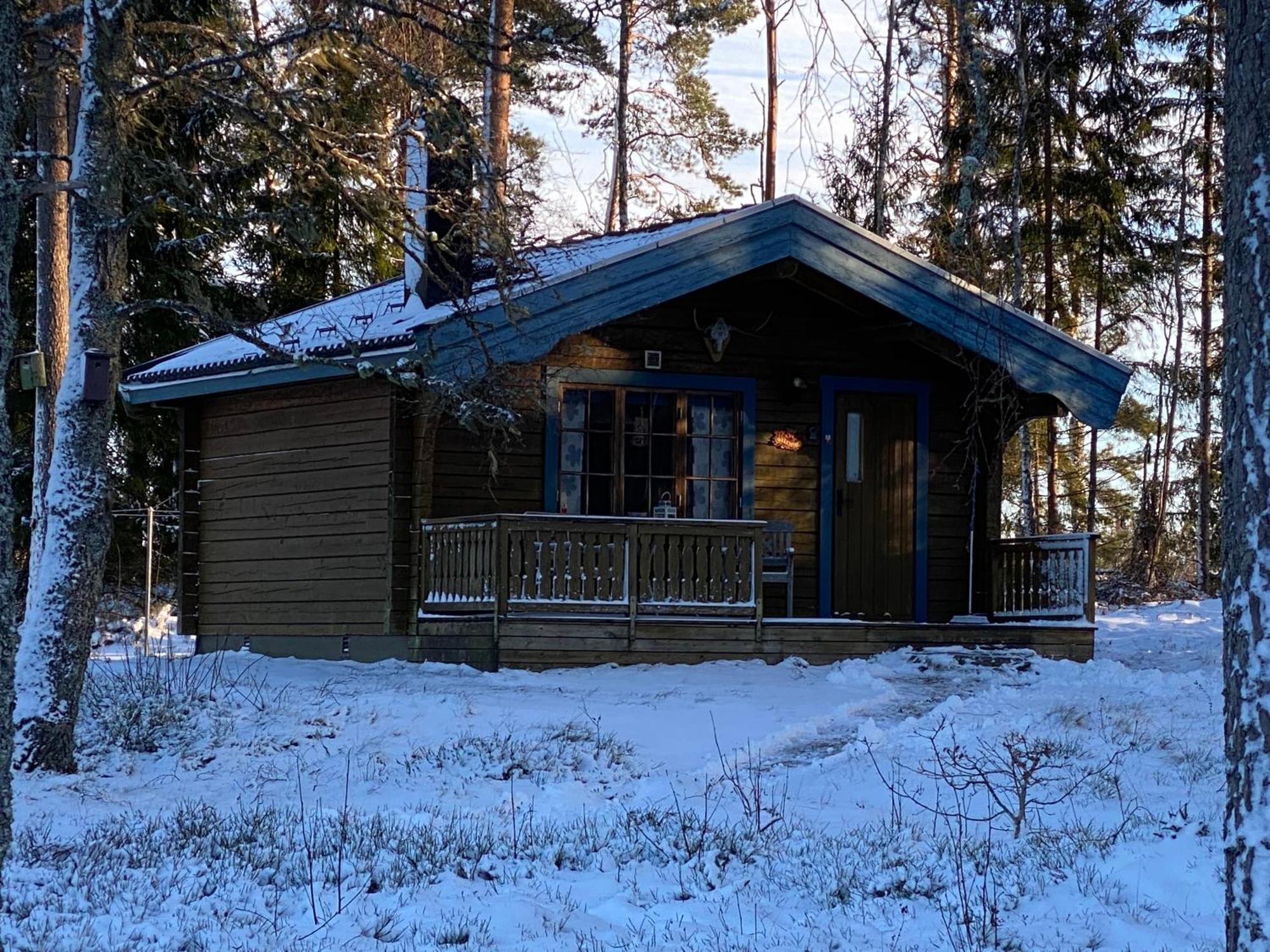 Timrad Stuga I Kanten Av Skogen Med Spa Moejlighet Mullsjo Exterior photo