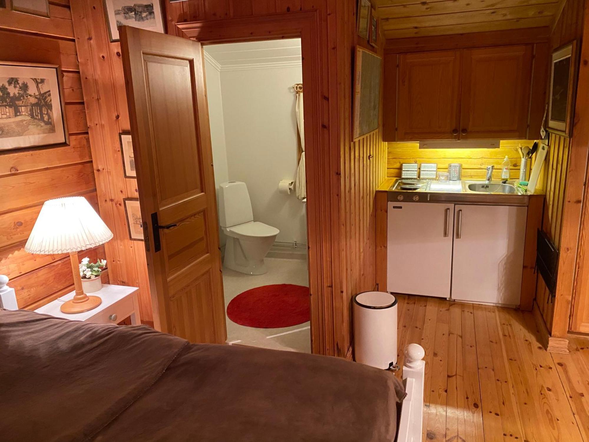 Timrad Stuga I Kanten Av Skogen Med Spa Moejlighet Mullsjo Exterior photo